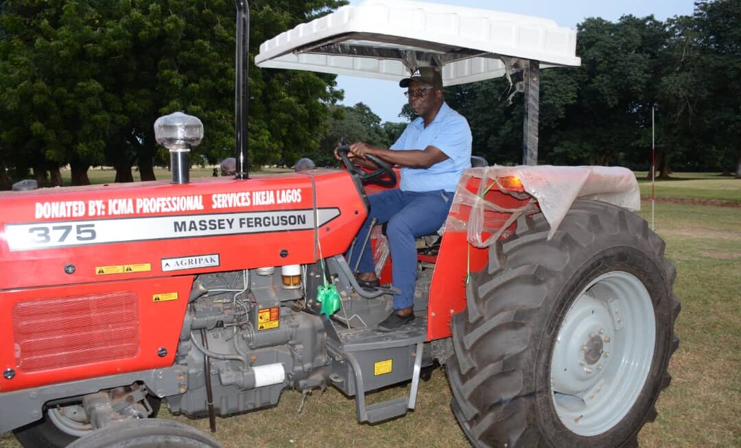 Ilorin Golf Club gets new tractor and pledge of Pro-Am Open Championship