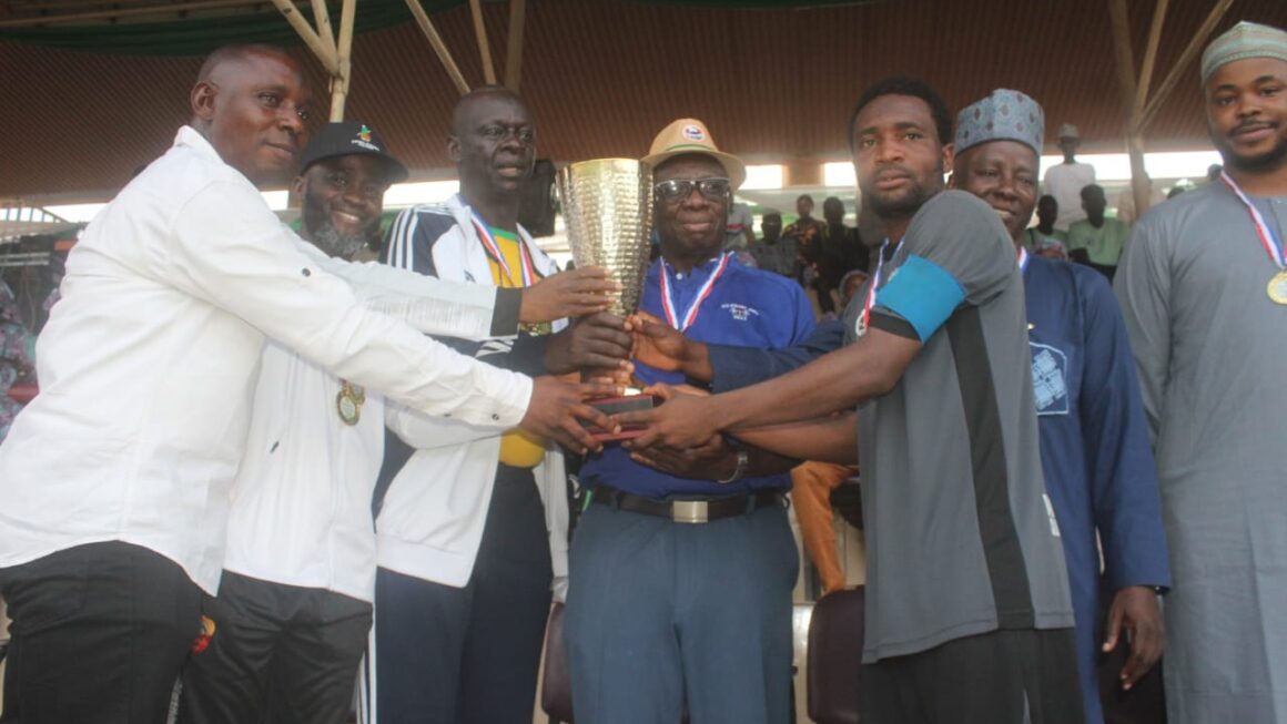FEATURE: Abdulrazaq applauded, as Kwara United Fans Club celebrate Magaji’s three years leadership in sports development