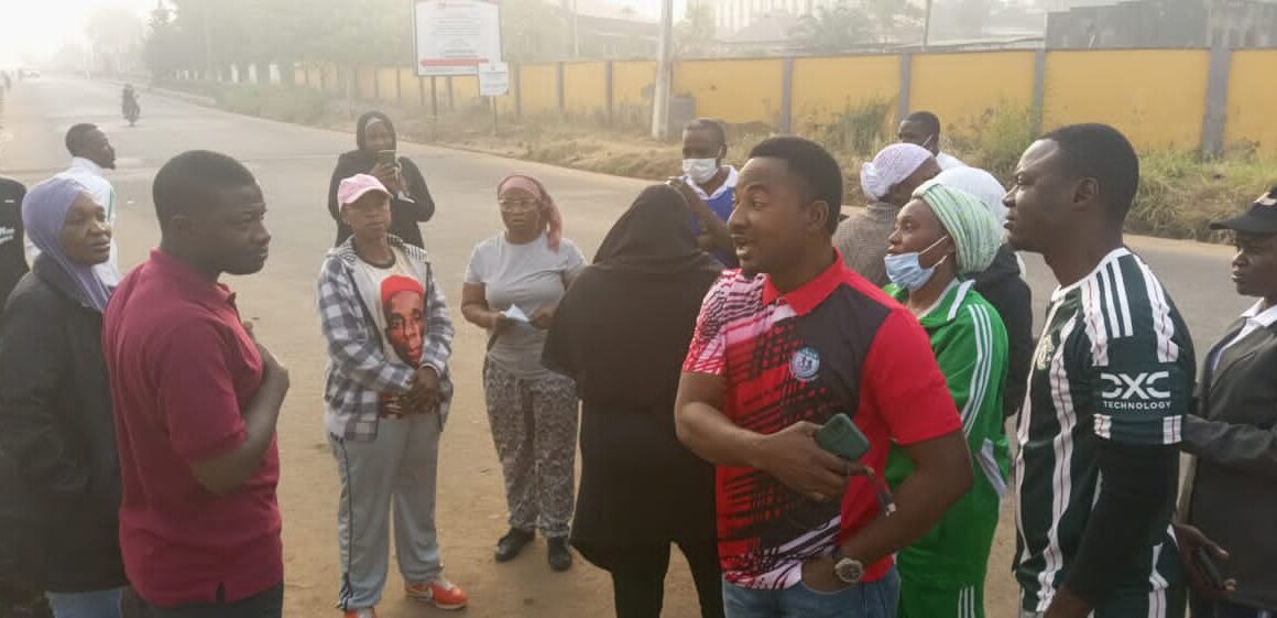 NUJ kick-starts Press Week with road walk as members advocate routine exercise