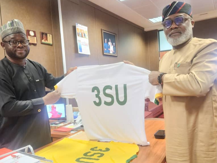Senator Sadiq Umar rallies support for Kwara United, calls for consistency