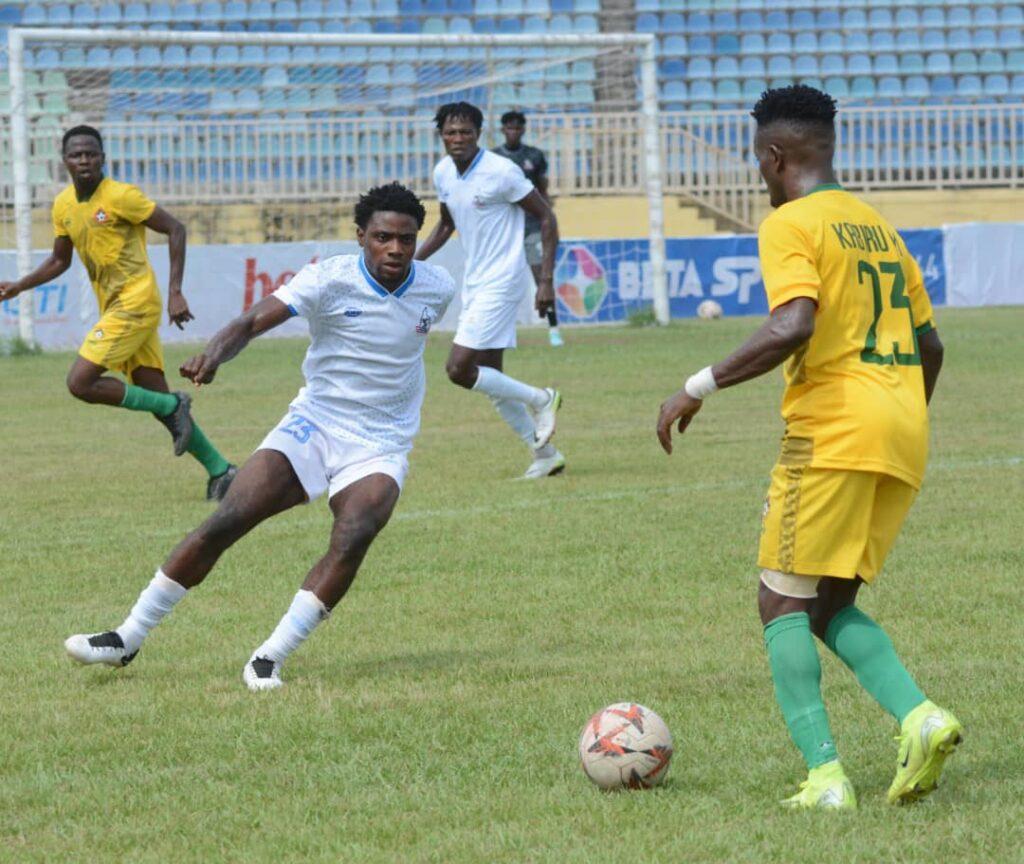 Senator Sadiq Umar rewards Kwara United with N2m, pledges more support